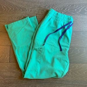 FIGS Yola Skinny Scrub Pants (Surgical Green)